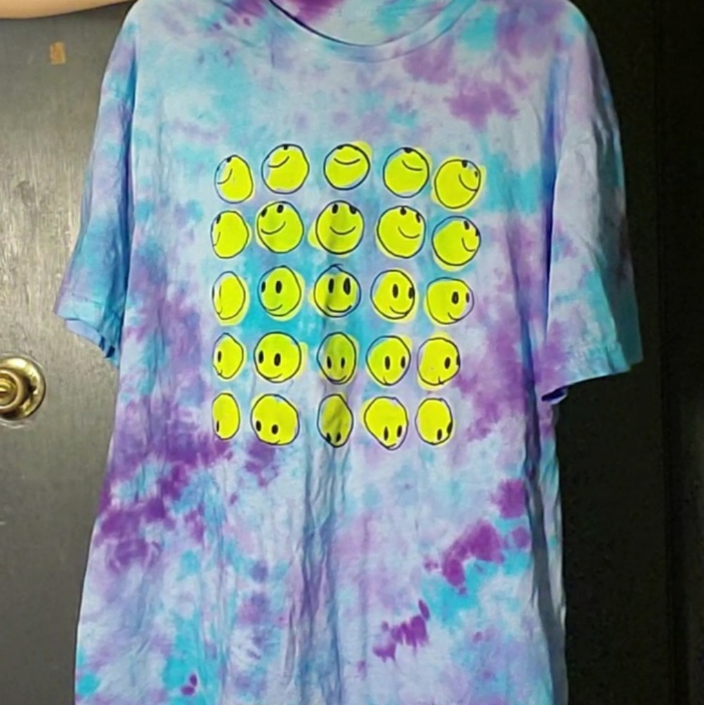 Smiley face tie-dye t shirt